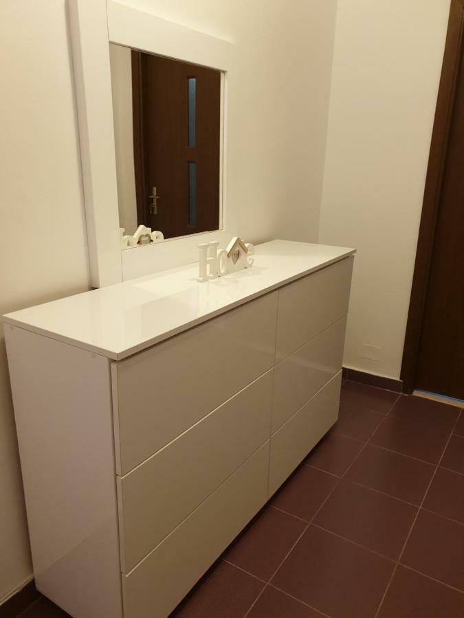 Apartament Oana'S Home Orsova Bagian luar foto